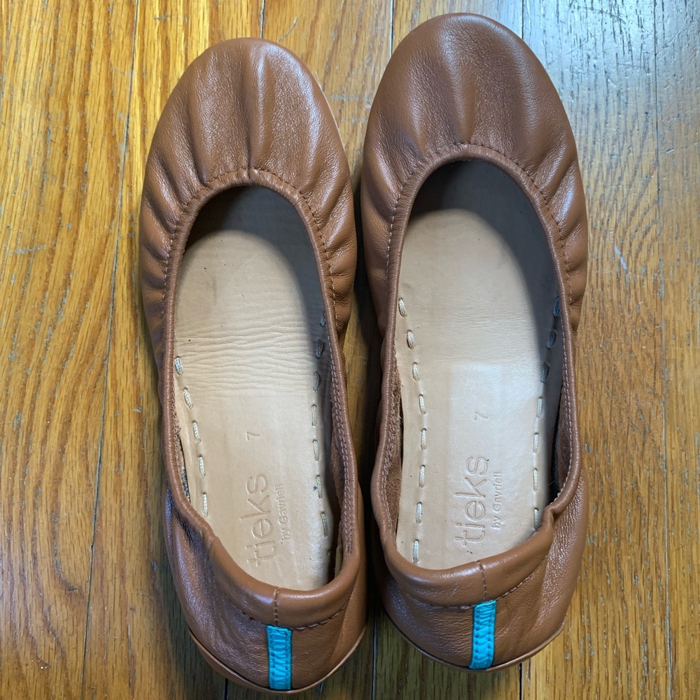 VGUC Chestnut Tieks